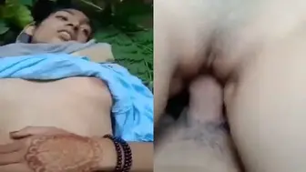 Young Slim Girlfriend Chikni Chut Chudai Outdoor Sex